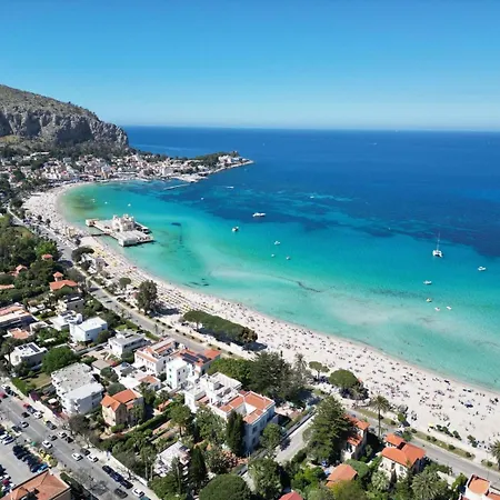 Holiday home Holidays Mondello